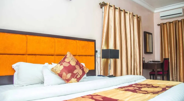 Двухместный номер Standard Royal Crest Hotel & Suites