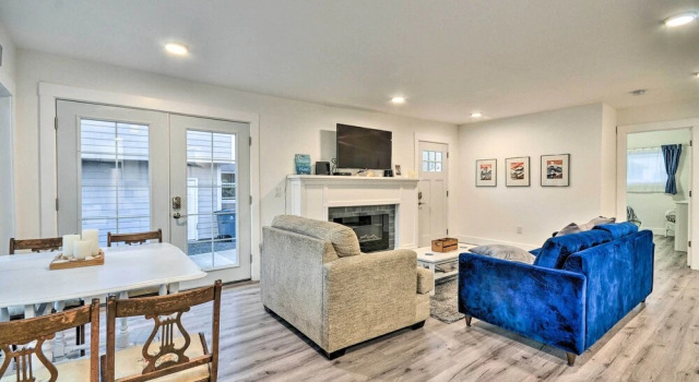 Modern Oregon House - 1/2 Mi From Rockaway Beach!, Prenota Hotel Rockaway Beach 