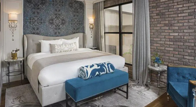Четырёхместный номер Standard The Iveys Hotel
