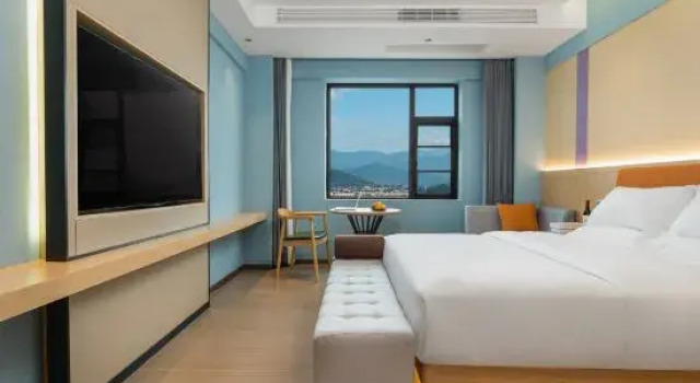 Семейный люкс Mangshi Lancheng Hotel (Airport)