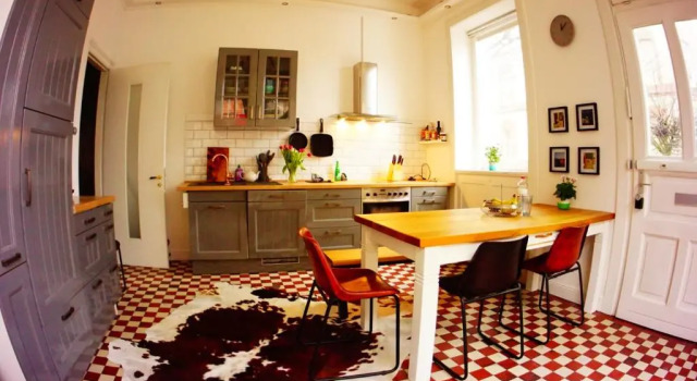 Апартаменты Großzügige 185m2-Altbauwohnung in Bestlage 7Zimmer-2Bäder-2Küchen-2WCs