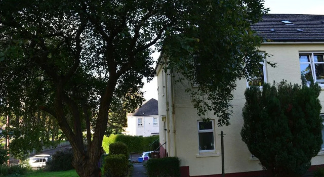 Glasgow Scotstoun Cottage Flat