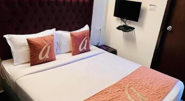 Номер Deluxe Astra Hotel and Suites Hsr 1st Sector