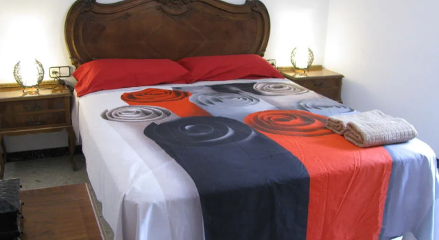AlpensHolidays Ca la Celia, Book Hotel Alpens Catalonia