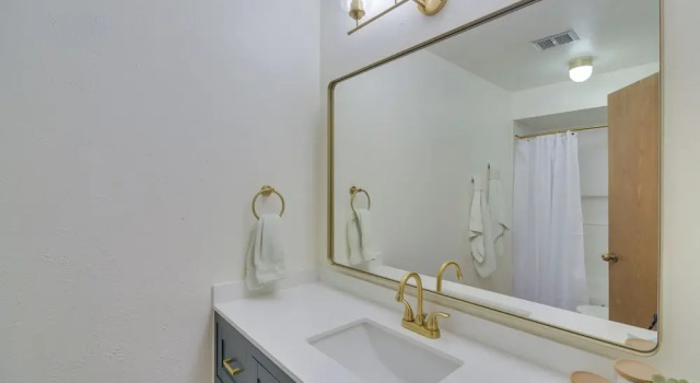 Апартаменты Mtn View Granby Condo w/ In-unit Hot Tub!