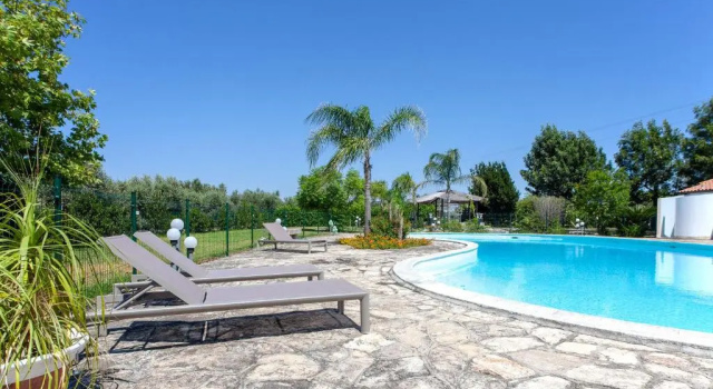 Вилла Villa con grande piscina privata e 5 camere m550