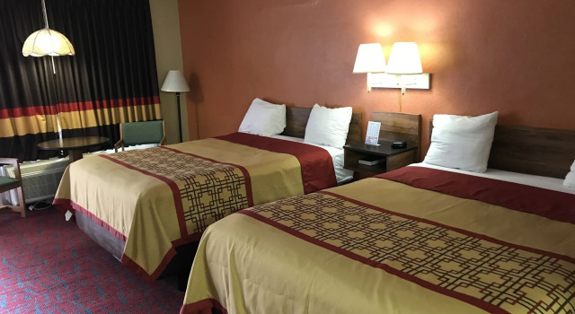 Conner Hill Motor Lodge, Забронировать Отель Пиджен-Фордж Great Smoky Mountains National Park, рядом с TopJump Trampoline Park &amp; Extreme Arena