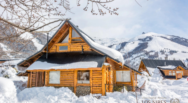 Los Nires Lodge Cerro Catedral, Забронировать Отель Отели Рио-Негро с парковкой, Парковка
