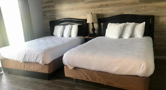 Четырёхместный номер Standard Inn By the Bay Monterey