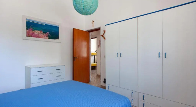 Villa fronte spiaggia con 3 camere e 2 bagni m730, Book Villa Sommerhuse i Torre Chianca, Hytte