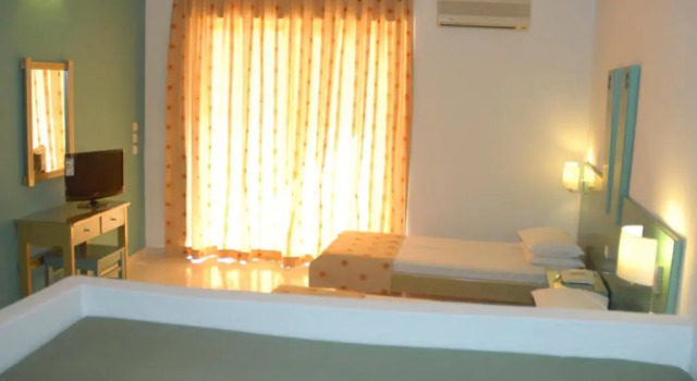 Студия с видом на бассейн Trianta Hotel Apartments