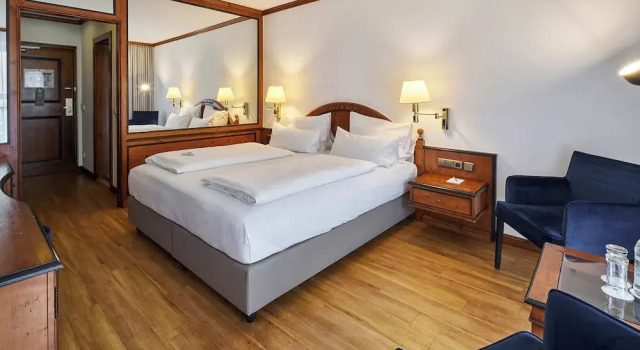 Трёхместный номер Comfort с балконом Riessersee Hotel