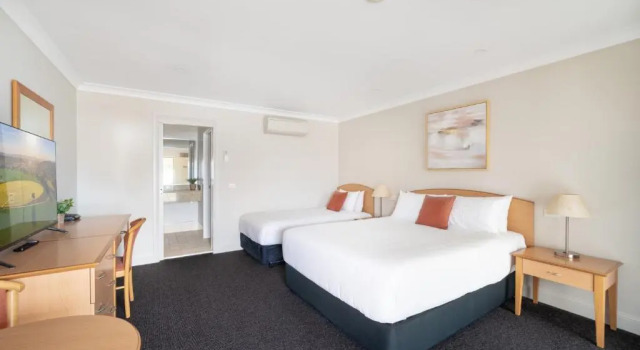 Трёхместный номер Standard Heritage Inn Bathurst