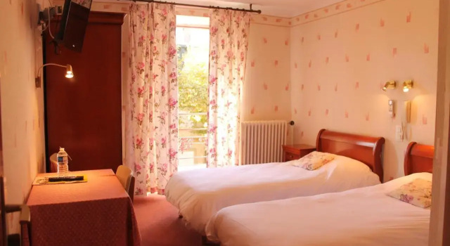 Hôtel Le Commerce, Book Hotel Hotels in Mirepoix with Breakfast, Breakfasts
