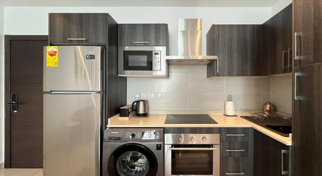 Апартаменты Deluxe Royal Luxury Apartments at Embassy Gardens