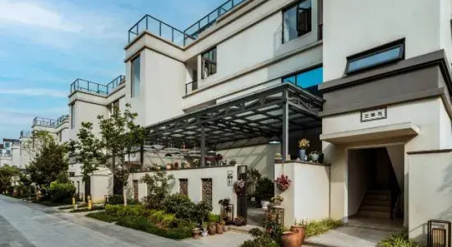 Peter Pan Homestay, Rezerwuj Hotel Hotele w Baoshan z parkingiem, Parking