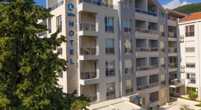 Idila Hotel, Book Hotel Hoteller i Budva Riviera med pool, Swimmingpool