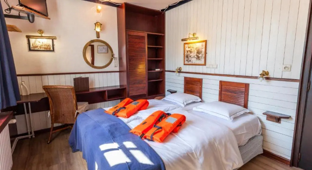 Номер Standard с видом на канал Boat Hotel De Barge
