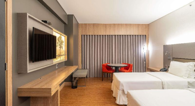 Апартаменты Standard с балконом Mercure Uberlândia Plaza Shopping