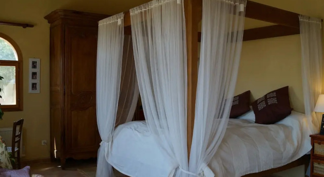 Comfortable Cottage in Renau Costa Dorada With Roofed Patio, Reservar Casa de férias Renau Tarragonès