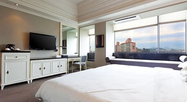 Номер Deluxe с видом на озеро The Riverside Hotel