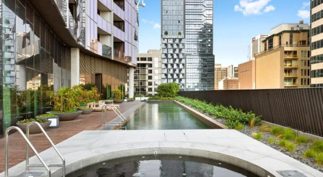 Апартаменты Luxuria Apartments - EQ Tower