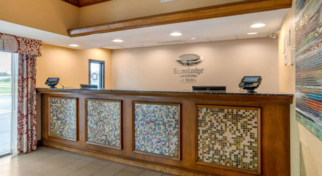 Econo Lodge Inn & Suites Foley, Book Hotel Hoteller i Foley med parkering, Parkering