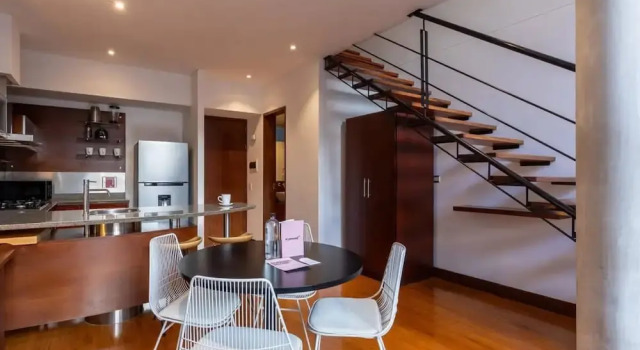W Splendid 1BR Duplex in Parque 93, Забронировать Апартаменты/квартира Апартаменты Богота, рядом с Парк 93, Апартаменты/квартира