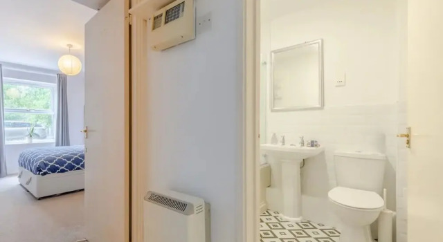 Spacious 1 Bedroom Apartment in Bermondsey, Забронировать Апартаменты/квартира Саутворк Лондон, рядом с Театр Unicorn