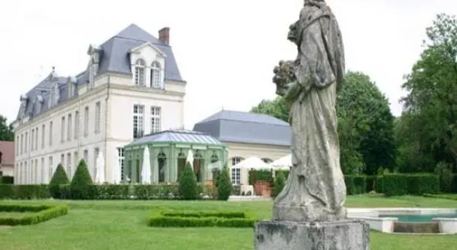 Четырёхместный номер Standard Отель Chateau de Courcelles