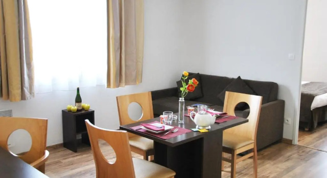 Апартаменты c 1 комнатой Séjours & Affaires Caen Le Clos Beaumois
