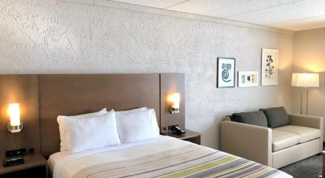Номер Deluxe Country Inn & Suites by Radisson, Mt Pleasant-Racine West, WI