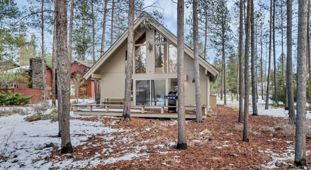 12 Central 2 Bedroom Home by Redawning