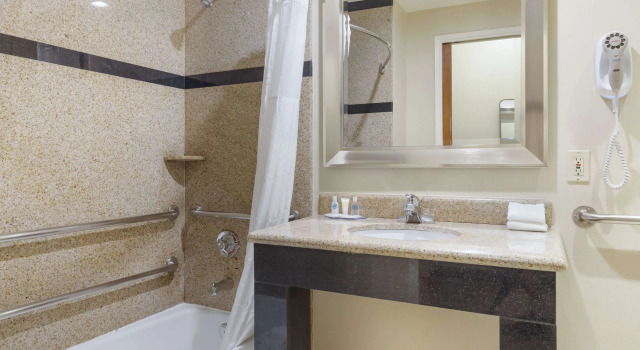 Двухместный люкс Comfort Suites Oceanside Camp Pendleton Area