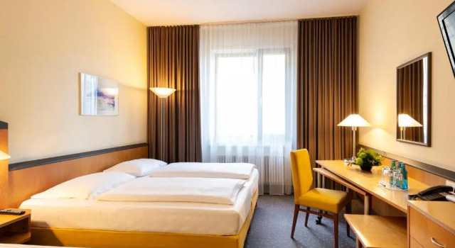 Трёхместный номер Standard Plaza Hotel & Living Frankfurt