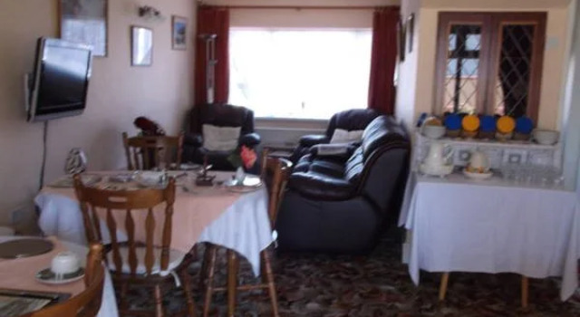 Villa St.John B&B, 预订 民宿 阿斯隆 Lough Ree