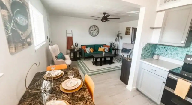 Galveston Beach Condos, Забронировать Отель Отели Галвестон с парковкой, рядом с Betty Head Oleander Garden Park, Парковка