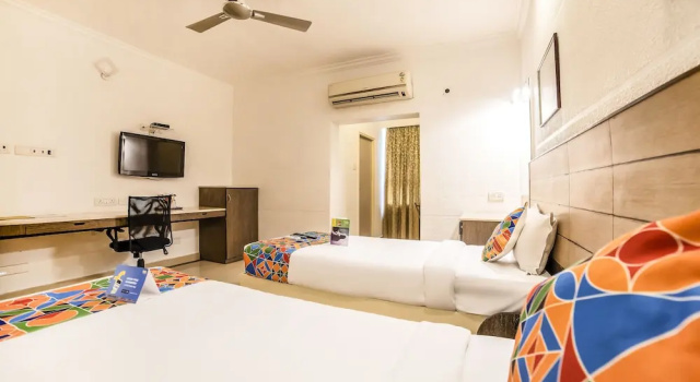 Номер Premium FabHotel Flamingo Anna Nagar