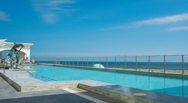 Sea it All Infinity Pool Ocean Views Steps From the Beach -- a Great Getaway, Забронировать Отель Галвестон Texas Gulf Coast, рядом с UTMB Health John Sealy Hospital
