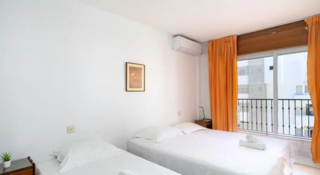 Apartment - 2 Bedrooms with Pool and WiFi - 107867
