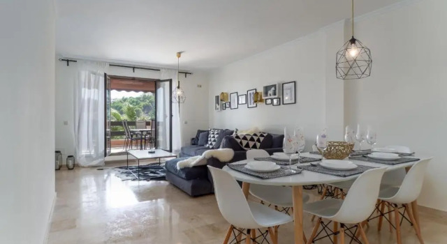 2297 Superb 2 bedrooms with seaview
