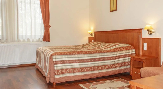 Pannon Hotel Bejelentkezés 20 óráig, Check-in until 20 oclock, Einchecken bis 20 Uhr, Prenota Hotel Mohacs Baranya