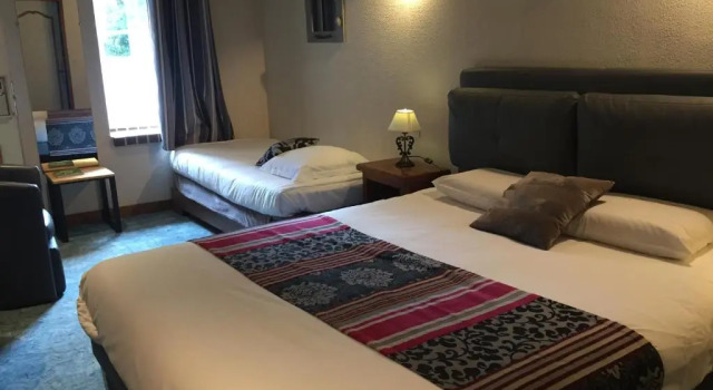 Трёхместный номер Superior Logis Hotel Oasis