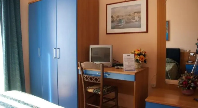 Hotel Miramare, Забронировать Отель Отели Чентола 3 звезды, 3*
