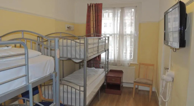 Четырёхместный номер Dolphin Inn - The Lodge