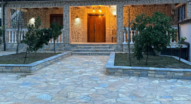Eni entire guesthouse