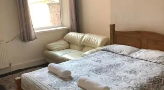 R.L.E 26, Prenota Hotel Birkenhead , vicino a Tranmere Beach