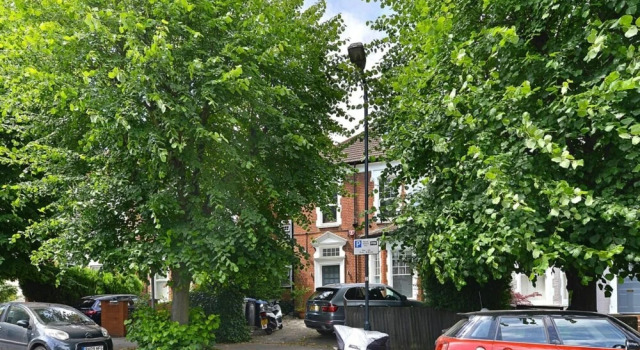 The Brent Studio - Charming 2bdr Flat With Parking and Garden