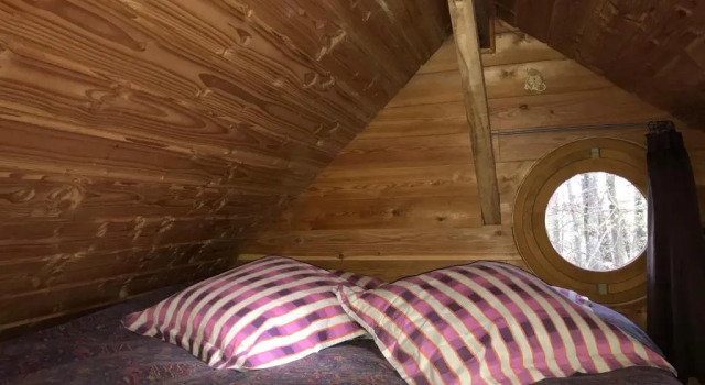 Коттедж с балконом La Cabane aux Secrets - Domaine du Der, au milieu de nulle part