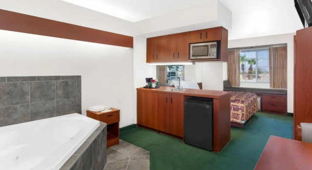 Люкс Superior Microtel Inn & Suites by Wyndham Wellton